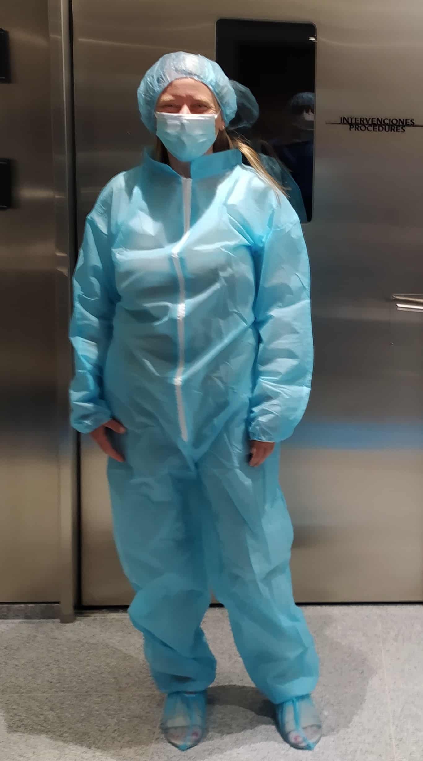 Links 10 Nathalie Wiederkehr in surgical scrubs during a clinic visit in Palma de Mallorca